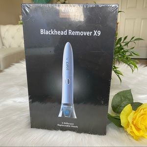LIKII BLACKHEAD REMOVER X9. 5 DIFFERENT REPLACEABLE HEADS.